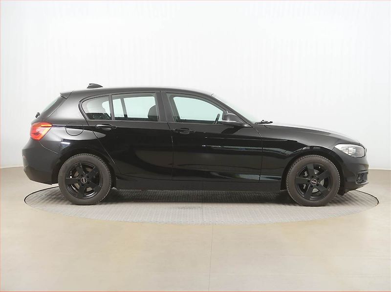 BMW Řada 1 (2016) 116i, Park. senzory - fotka 6 z 16