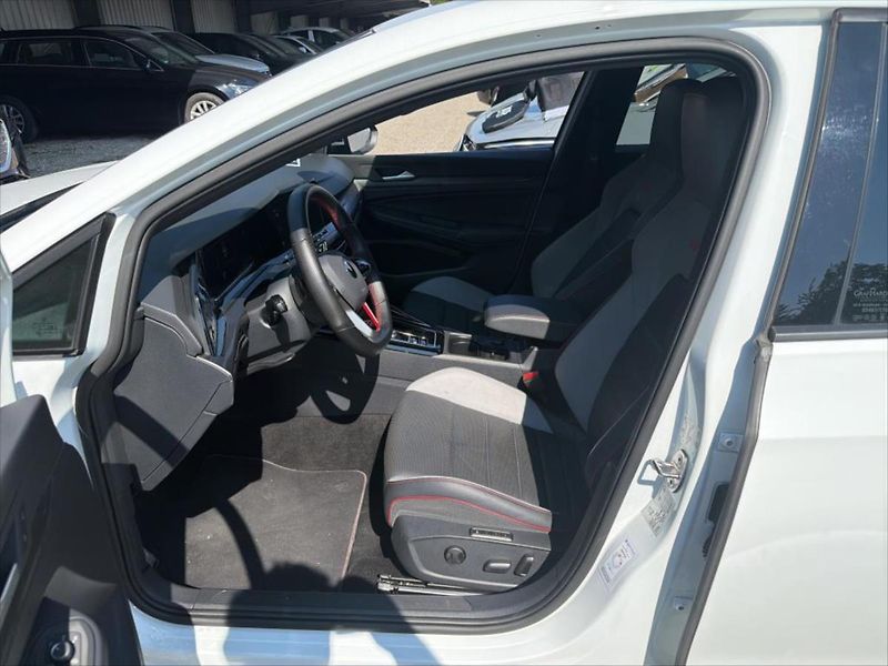 Volkswagen Golf 2,0 TSI 180 KW IQ-LIGHT KŮŽE - fotka 6 z 9