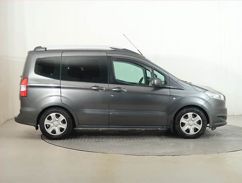 Ford Tourneo Courier (2016) Trend 1.0 EcoBoost, 5Míst, ČR - fotka 6 z 13