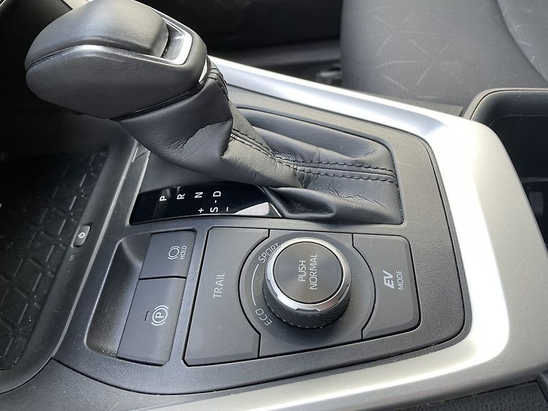 Toyota RAV4 2.5 Hybrid 4x4 ODBĚR IHNED - fotka 22 z 29