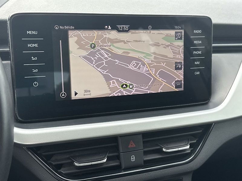 Škoda Scala (2023) 1.0 TSI DSG Ambition - fotka 17 z 31