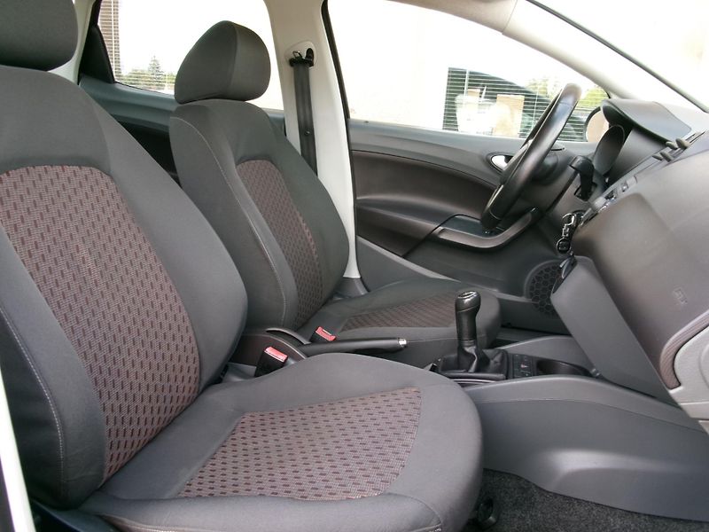 Seat Ibiza (2009) 1,4 16V KLIMA - fotka 14 z 27