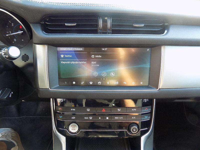 Jaguar XF 20D 132 KW  - fotka 28 z 36