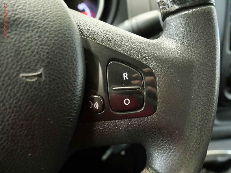 Opel Vivaro (2018) 1.6CDTi L2 9míst, 2.maj, AC - fotka 16 z 20