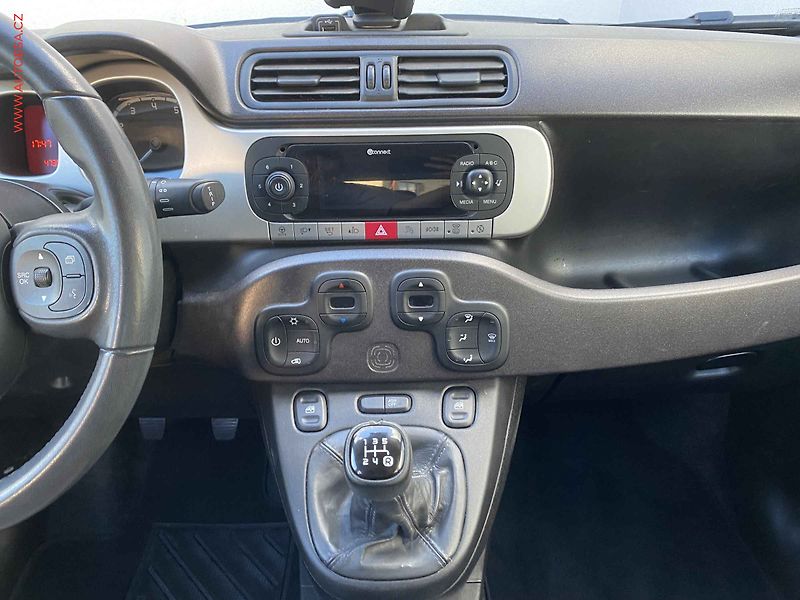 Fiat Panda (2019) 1.2i, Cross, výhřev sed - fotka 12 z 16