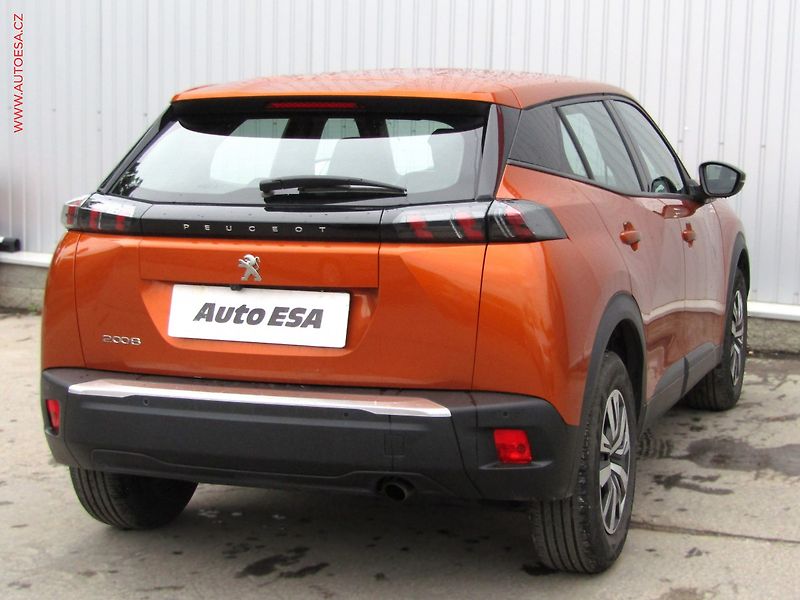 Peugeot 2008 (2023) 1.2 PT, ČR, Active - fotka 4 z 19