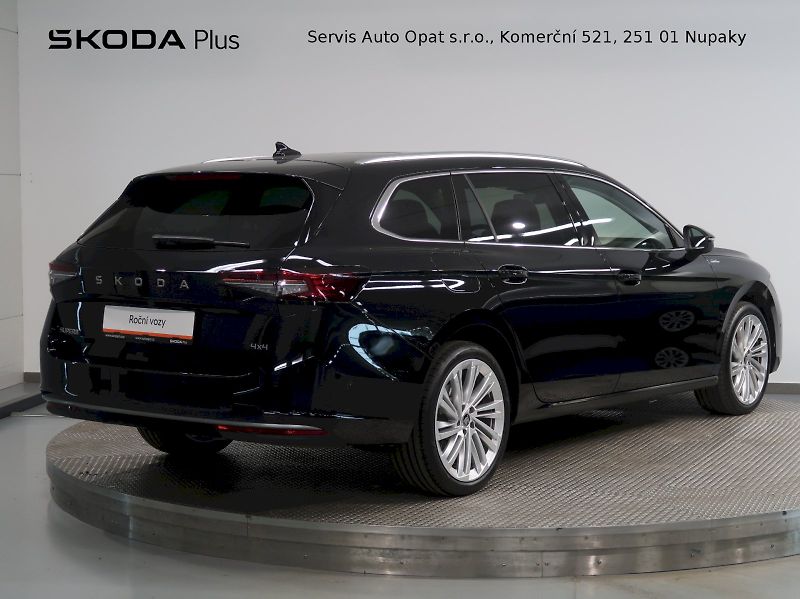 Škoda Superb (2025) LAURIN&KLEMENT 2.0TDI 142KW 4x - fotka 2 z 44