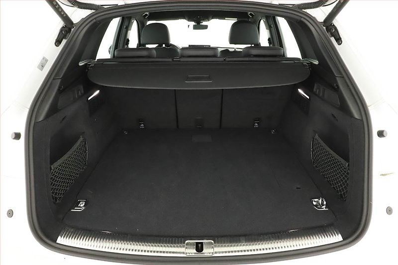 Audi Q5 (2024) 50 TFSI e - fotka 11 z 27