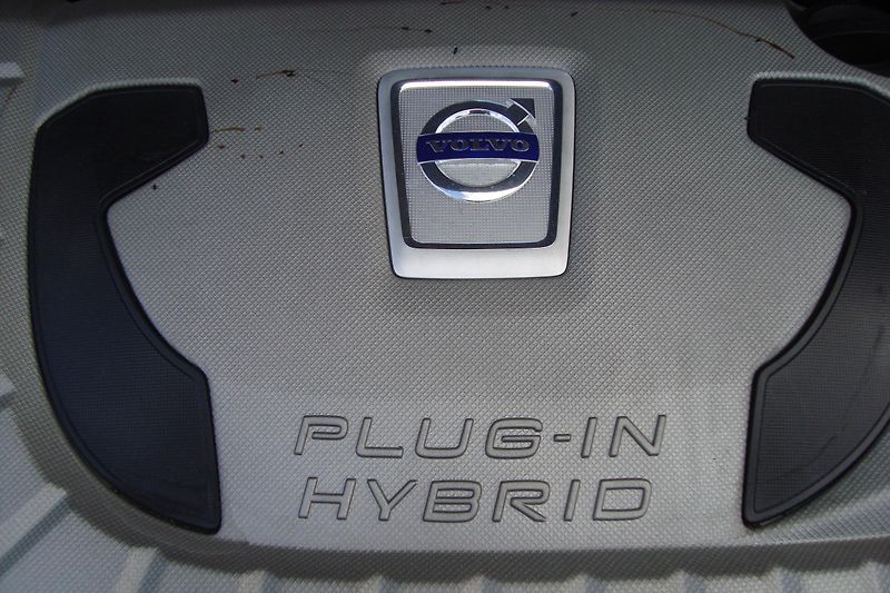 Volvo V60 (2013) PLUG-IN-HYBRID,2.4D6,AWD,158kW - fotka 25 z 78