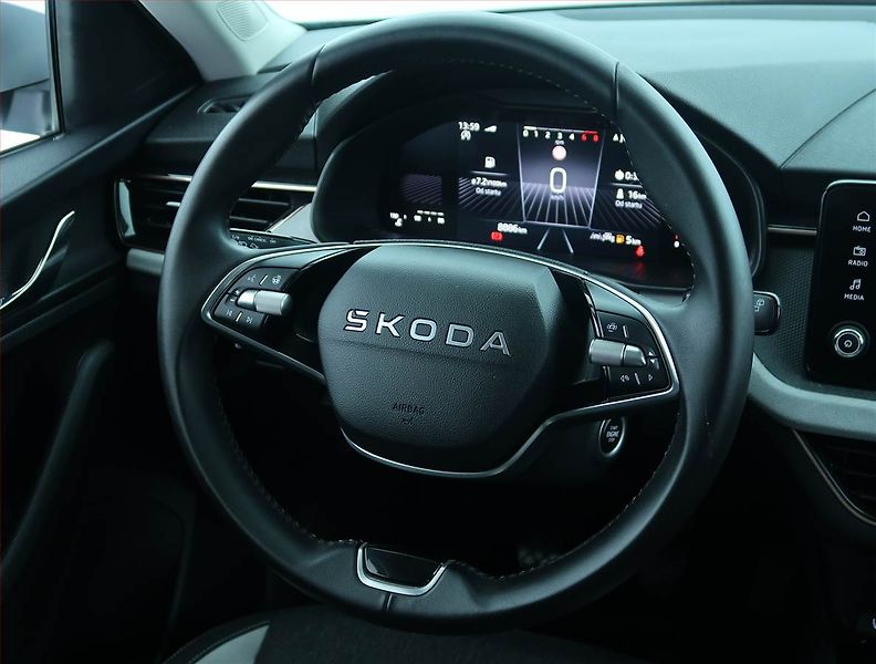 Škoda Kamiq (2025) Top Selection 1.0 TSI - fotka 13 z 19