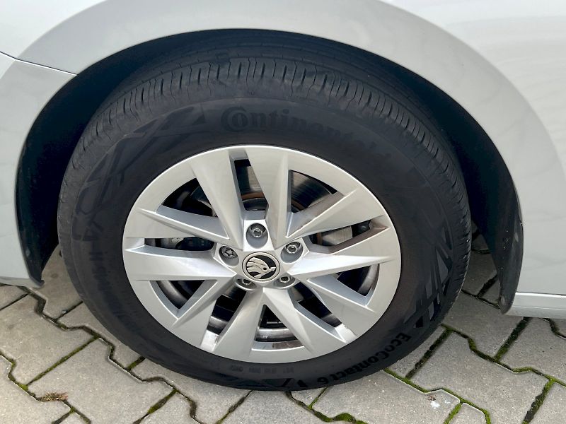 Škoda Fabia (2024) Top Selection 1.0 TSI 85 kW 6° - fotka 11 z 31