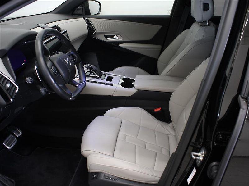 DS Automobiles DS7 Crossback 1,6 PHEV 360 4x4 Perf.Pano. ČR - fotka 6 z 16