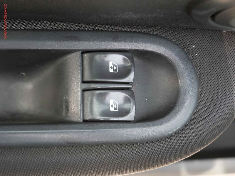 Renault Clio (2008) 1.2i, STK10/28 - fotka 11 z 16