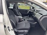 Nissan Qashqai 1,3 DIG-T Tekna PANORAMA TAŽNÉ - náhled 17