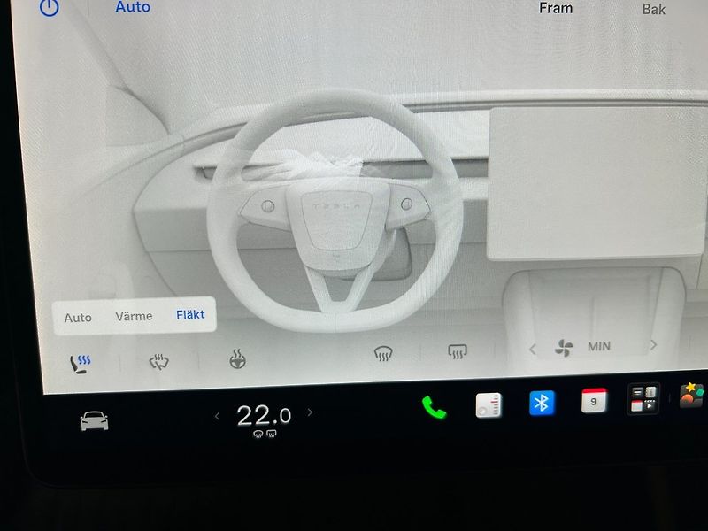 Tesla Model 3 Long Range AWD Highland - fotka 22 z 24