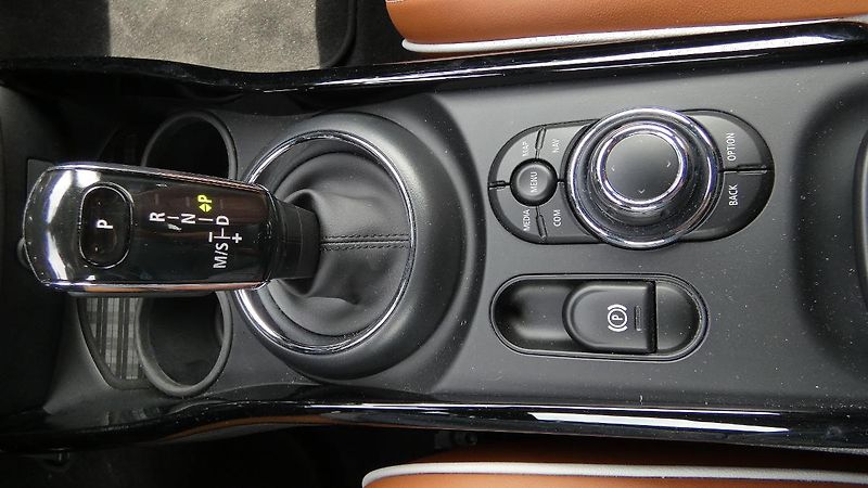 Mini Clubman JCW ALL4 Aut. - fotka 17 z 27