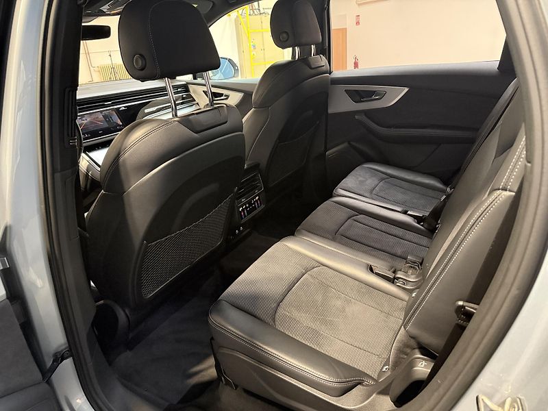 Audi Q7 3.0 55 TFSI quattro tiptronic - fotka 16 z 21