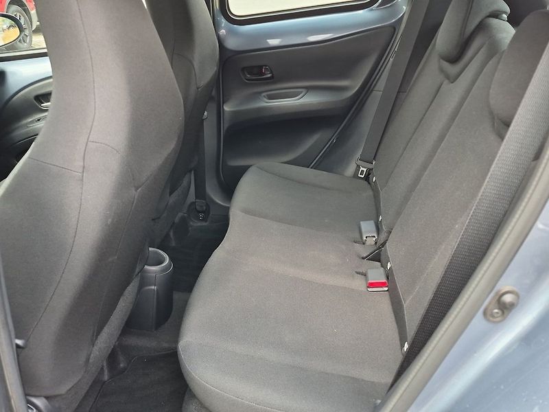 Toyota Ostatní 1,0 VVT-i Comfort - fotka 10 z 21