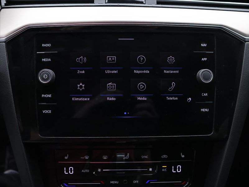Volkswagen Passat 2,0 TDI Elegance Aut.Klima CZ - fotka 19 z 29