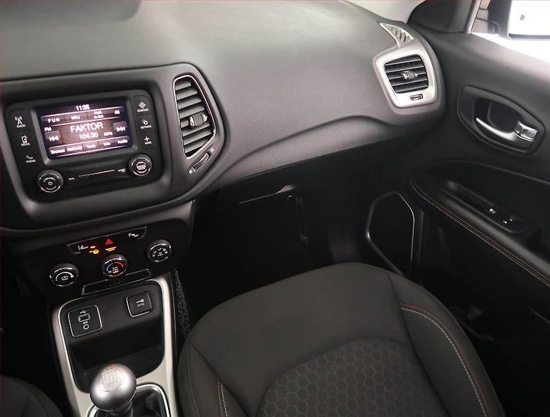 Jeep Compass (2018) 1.6 MultiJet, Serv.kniha - fotka 8 z 15