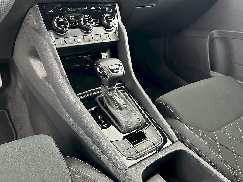 Škoda Karoq (2025) DSG 2.0TDI 110kW 4x4 SportLine - fotka 22 z 35