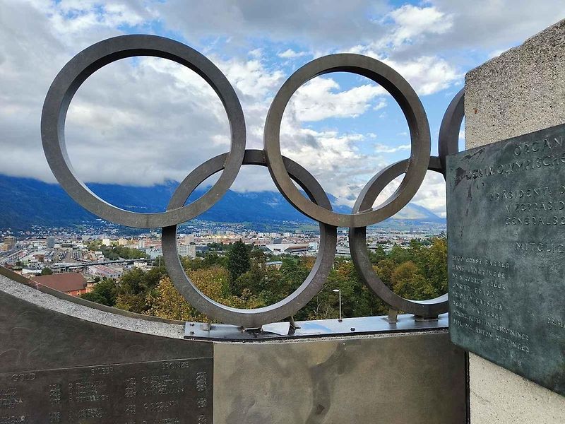 Kouzlo podzimu v Alpách. Tyrolsko hraje všemi barvami: Innsbruck, Muttereralm, Leutascher Geisterklamm, Swarovski Kristallwelten ve fotogalerii Deníku