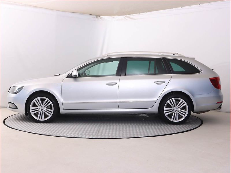 Škoda Superb (2013) Laurin&Klement 2.0 TDI - fotka 3 z 21