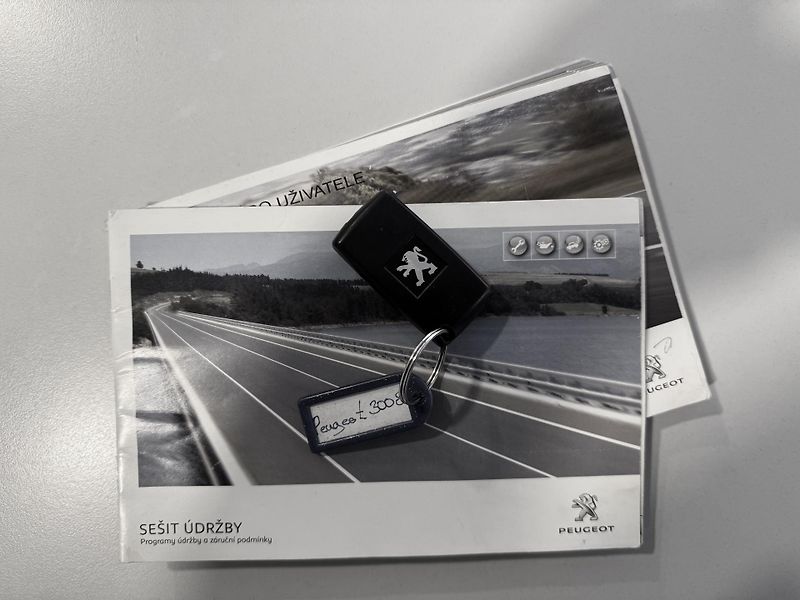 Peugeot 3008 1,6i Panorama Automat ČR - fotka 32 z 34