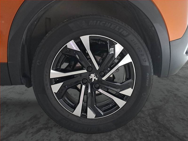 Peugeot 2008 (2021) 1.2 PureTech, Serv.kniha - fotka 15 z 19