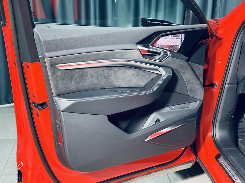 Audi e-tron (2020) 55*S-LINE*QUATTRO*REZERVACE - fotka 15 z 45