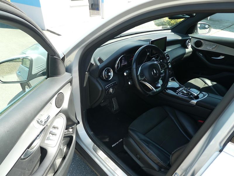 Mercedes-Benz GLC 350D 190kW 4x4  panorama závěs - fotka 11 z 15