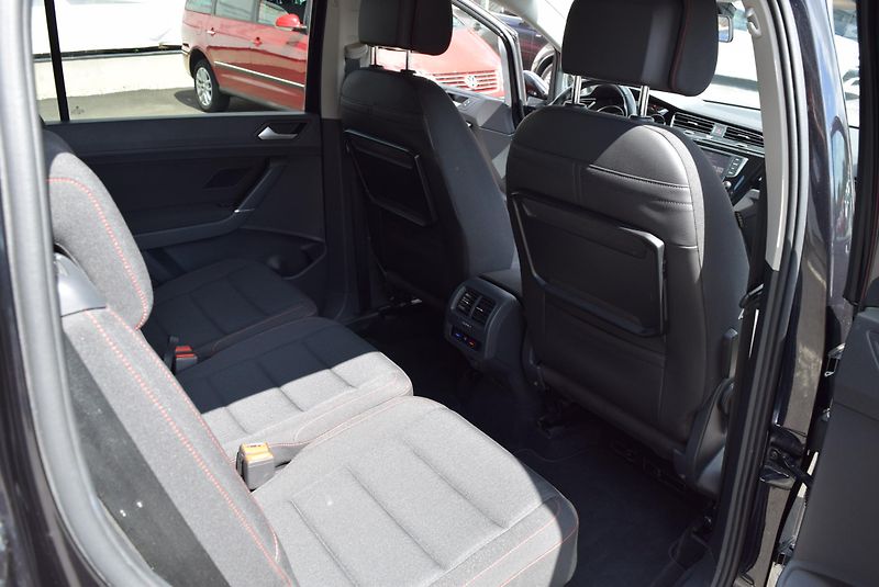 Volkswagen Touran (2017) 1.4TSI 110kw 7MÍST CLBMT NAVI - fotka 42 z 50