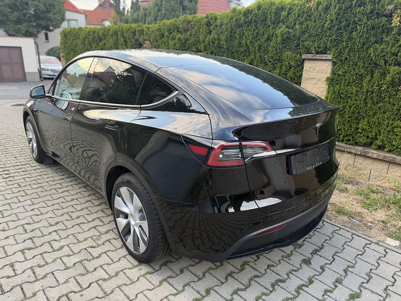 Tesla Model Y DUAL MOTOR-LONG RANGE-TAŽNÉ- - fotka 8 z 19
