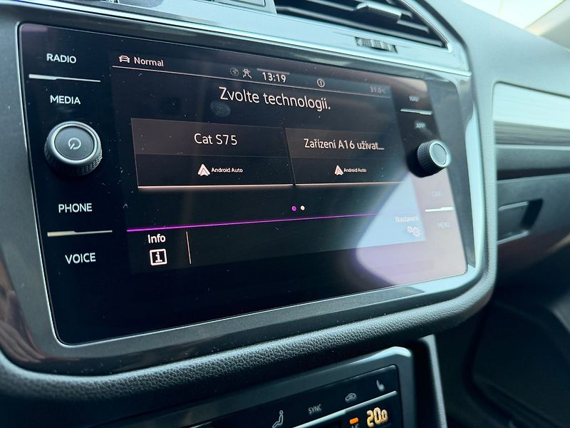 Volkswagen Tiguan Elegance 2,0TDI 110kW 4x4 DSG - fotka 12 z 23