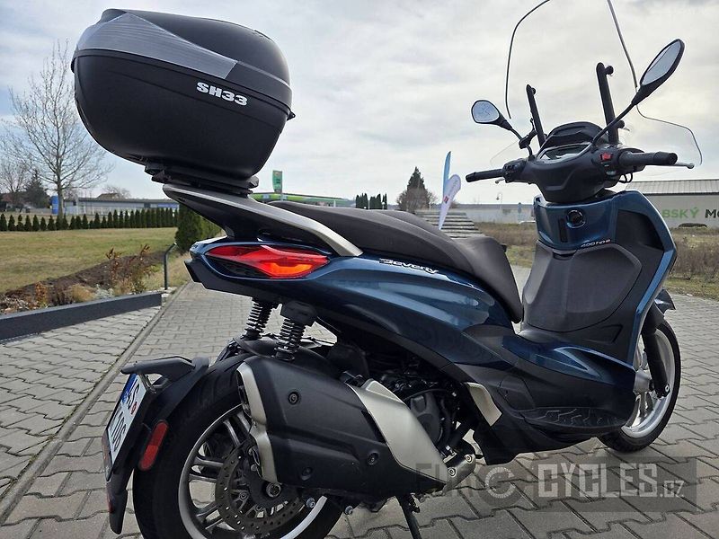Piaggio Beverly 400 (2022) - fotka 5 z 19