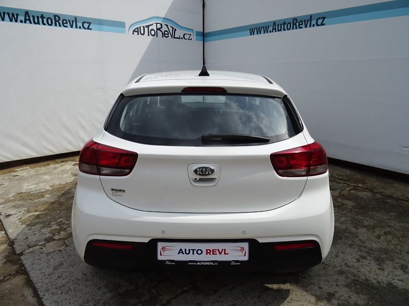 Kia Rio (2019) 1.2i,61kW,1majČR,S.kn,navi - fotka 22 z 24