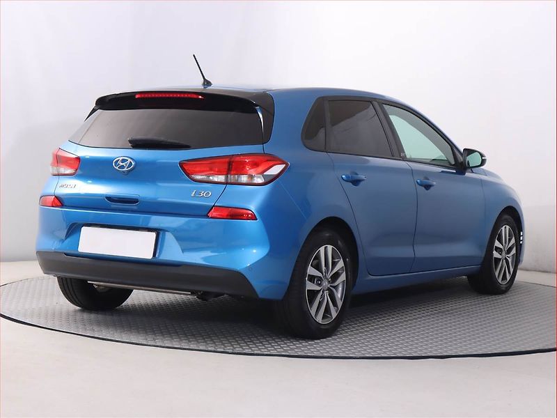 Hyundai i30 (2018) 1.4 T-GDI, Automat, Serv.kniha - fotka 5 z 20