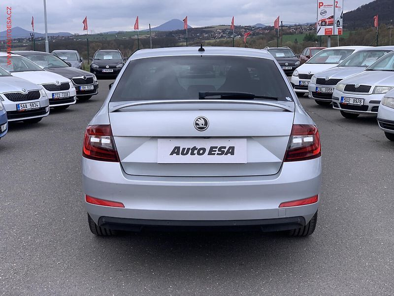 Škoda Octavia (2015) 1.6 TDi, ČR, DSG, panor - fotka 5 z 21