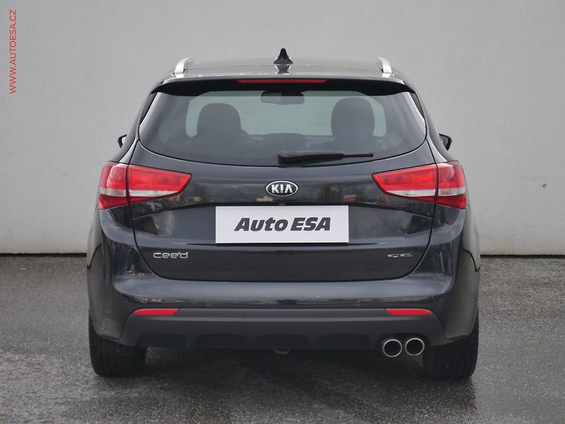 Kia Ceed (2019) 1.6CRDi, 2.maj,ČR, GT Line - fotka 5 z 25