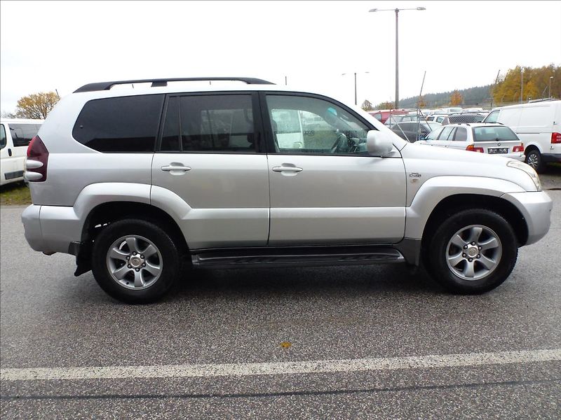 Toyota Land Cruiser 3,0 120 D4-D Lux+ Automat - fotka 8 z 58