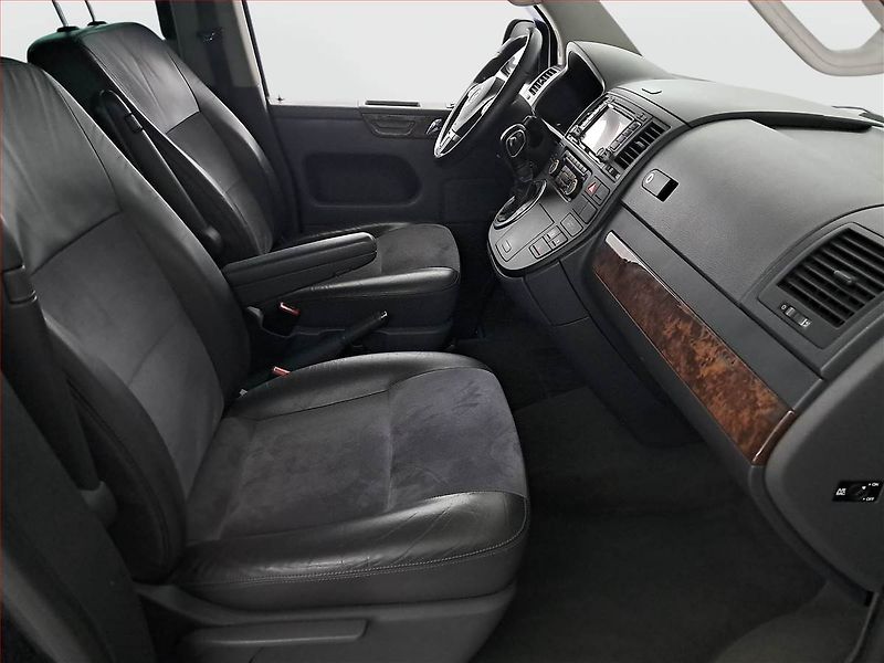 Volkswagen Multivan (2010) Highline 2.0 TDI 4Motion - fotka 9 z 19