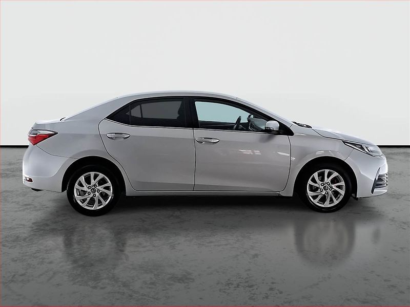 Toyota Corolla (2018) 1.6 Valvematic, Serv.kniha - fotka 6 z 19
