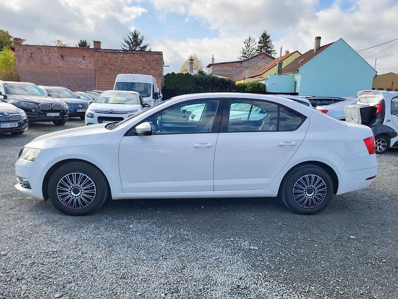 Škoda Octavia 2.0 TDi 110kW AMBITION - fotka 2 z 43