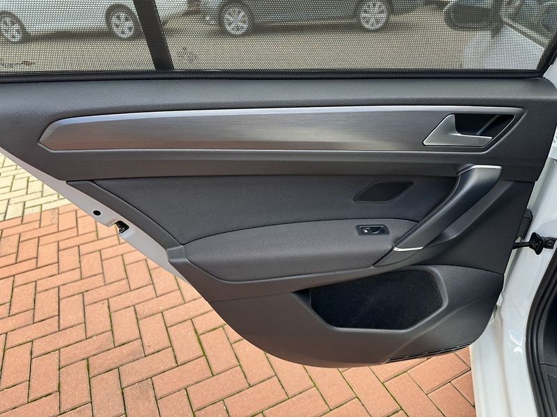Volkswagen Golf Sportsvan (2018) 1.5TSi LED Navi Kamera - fotka 23 z 50