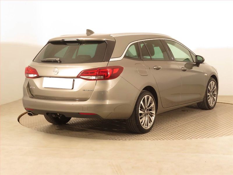 Opel Astra (2016) Innovation 1.6 BiCDTI - fotka 5 z 17