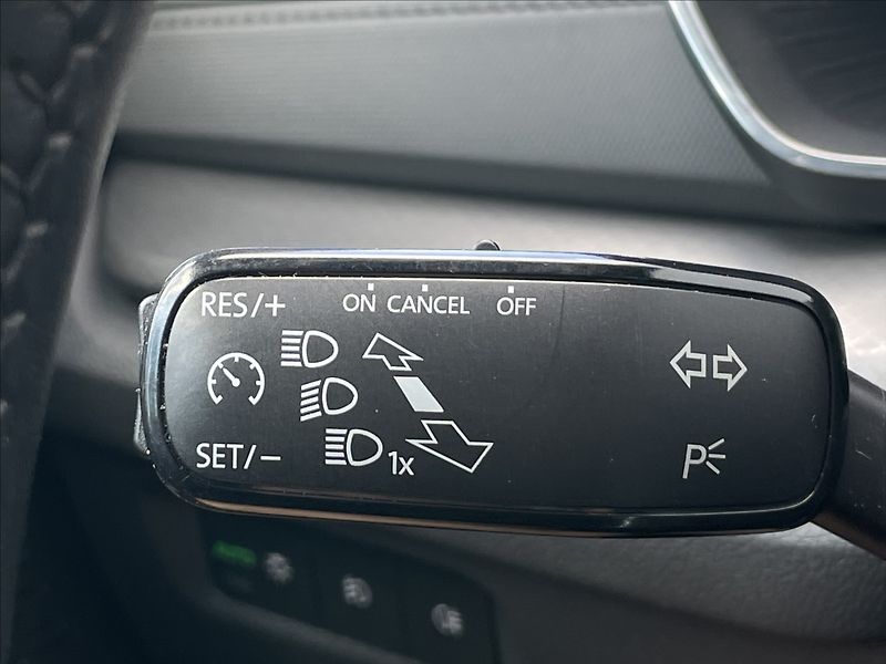 Škoda Octavia 2,0 TDI Combi Ambition Plus - fotka 11 z 23