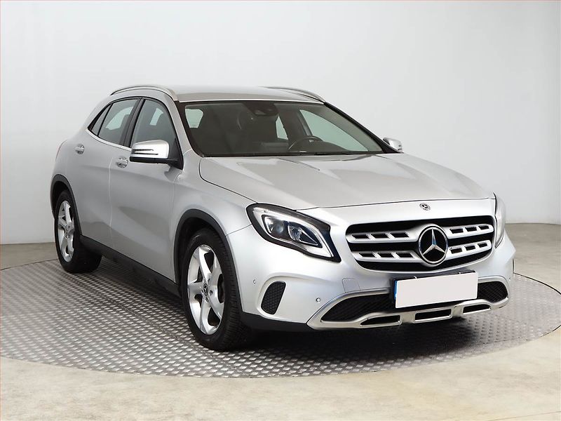 Mercedes-Benz GLA (2018) 200 d 4MATIC, 4X4 - fotografie inzerátu