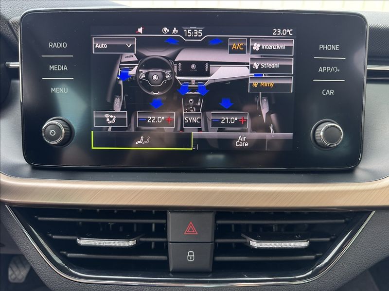 Škoda Scala 1,0 TSI STYLE DPH 1.maj. ČR - fotka 43 z 50