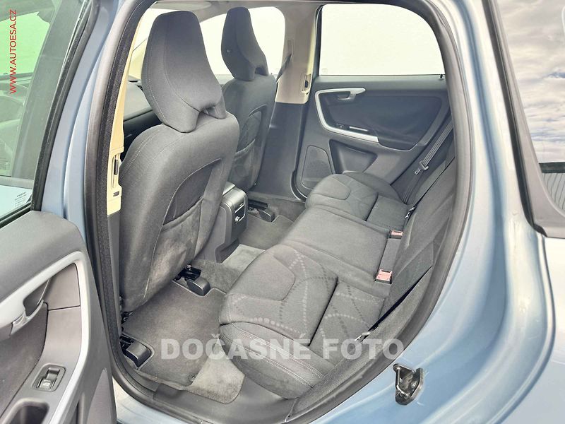 Volvo XC60 (2009) 2.4D AWD, AT, park.čidla - fotka 10 z 15