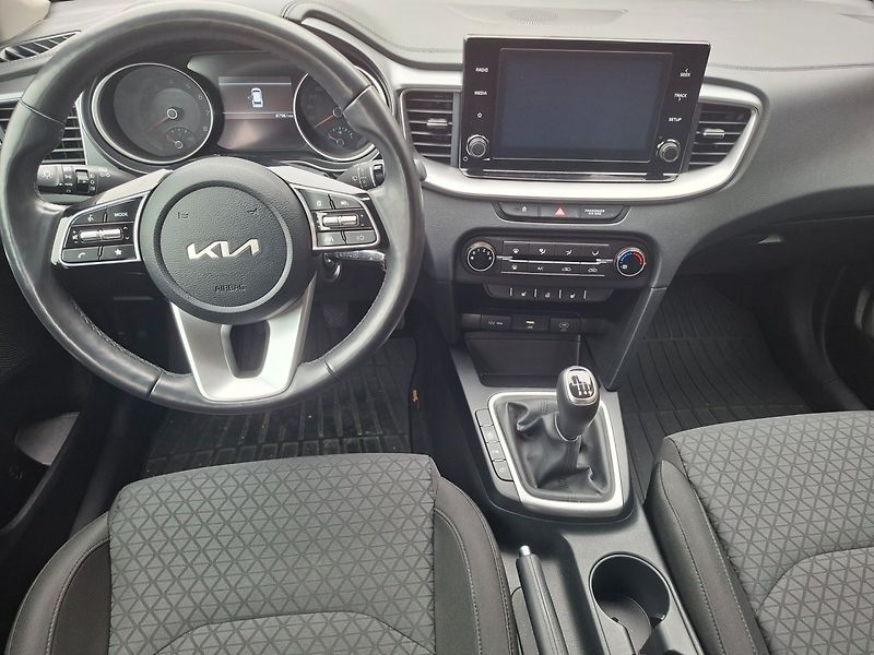 Kia Ceed (2023) SW 1.5T-GDI 118kW -1.MAJITEL - fotka 13 z 38